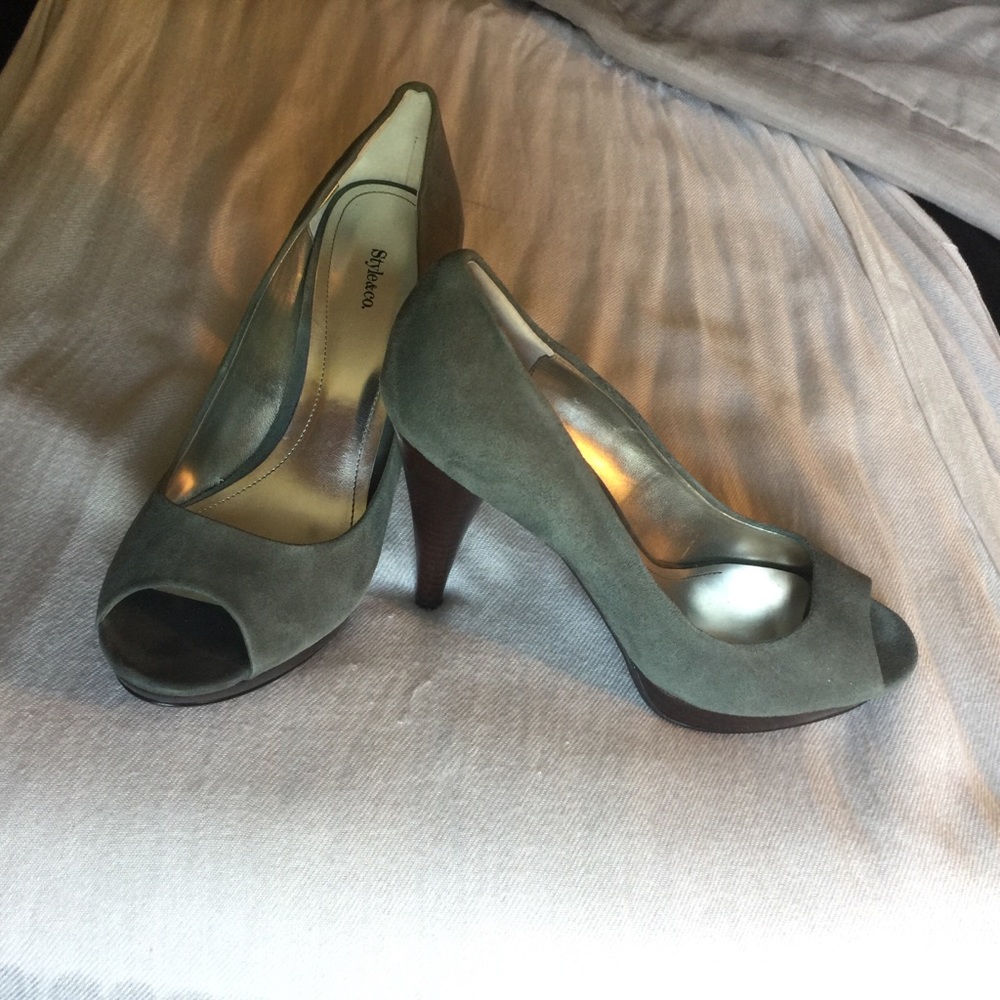Elegant Women's Heels